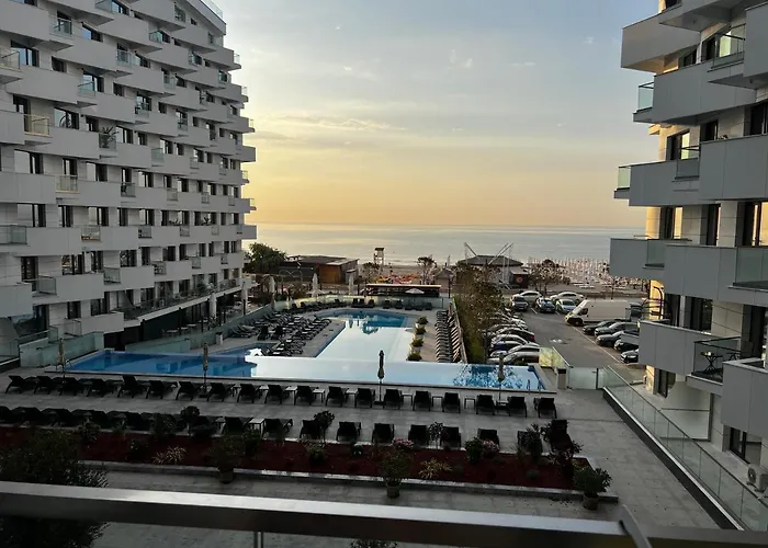 公寓式酒店 Anisia Infiniti & 3*