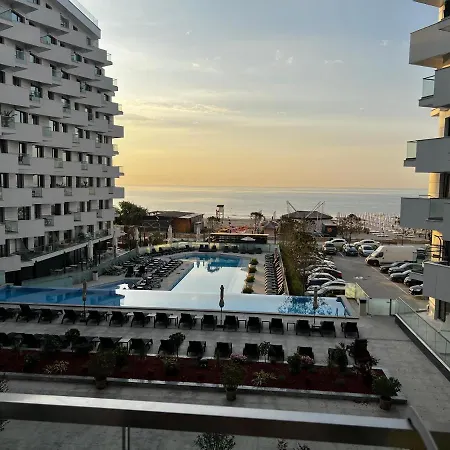 Aparthotel Anisia Infiniti & 3*